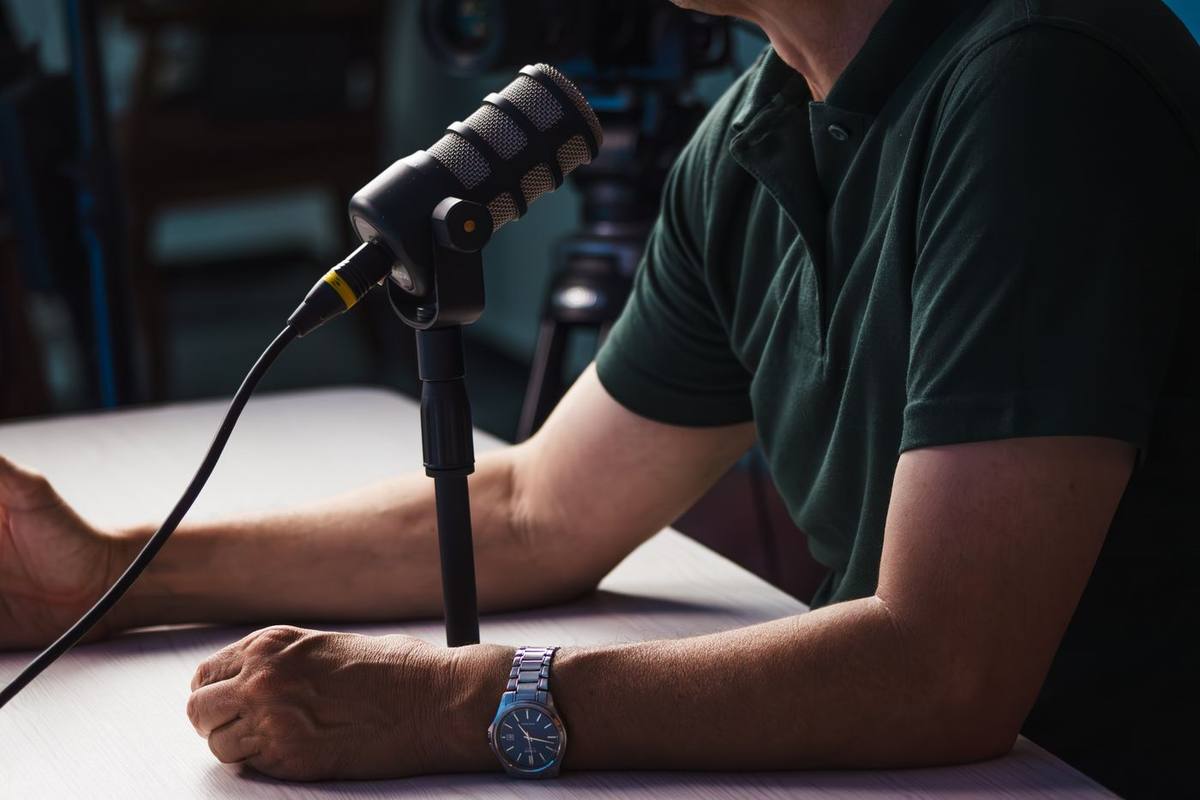 Micrófono de estudio para doblaje y locución