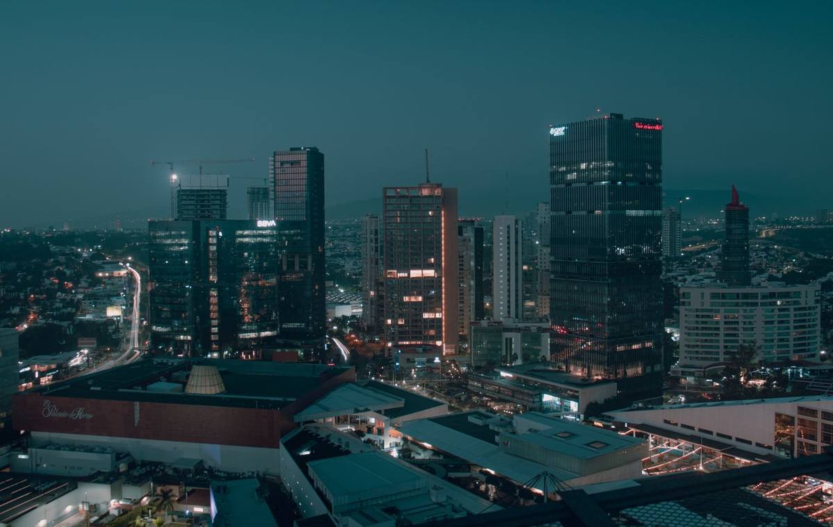 Skyline nocturno de la zona Andares, Guadalajara